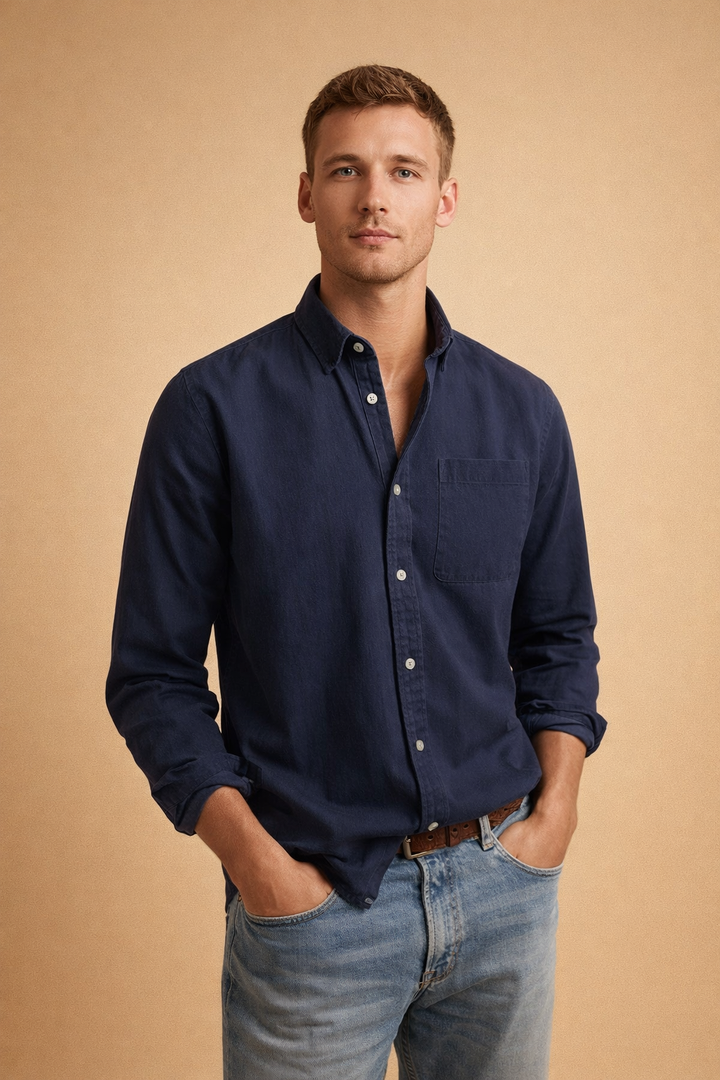 Men's casual long-sleeve button-down shirt. Classic fit, comfortable for everyday style, versatile men's fashion.