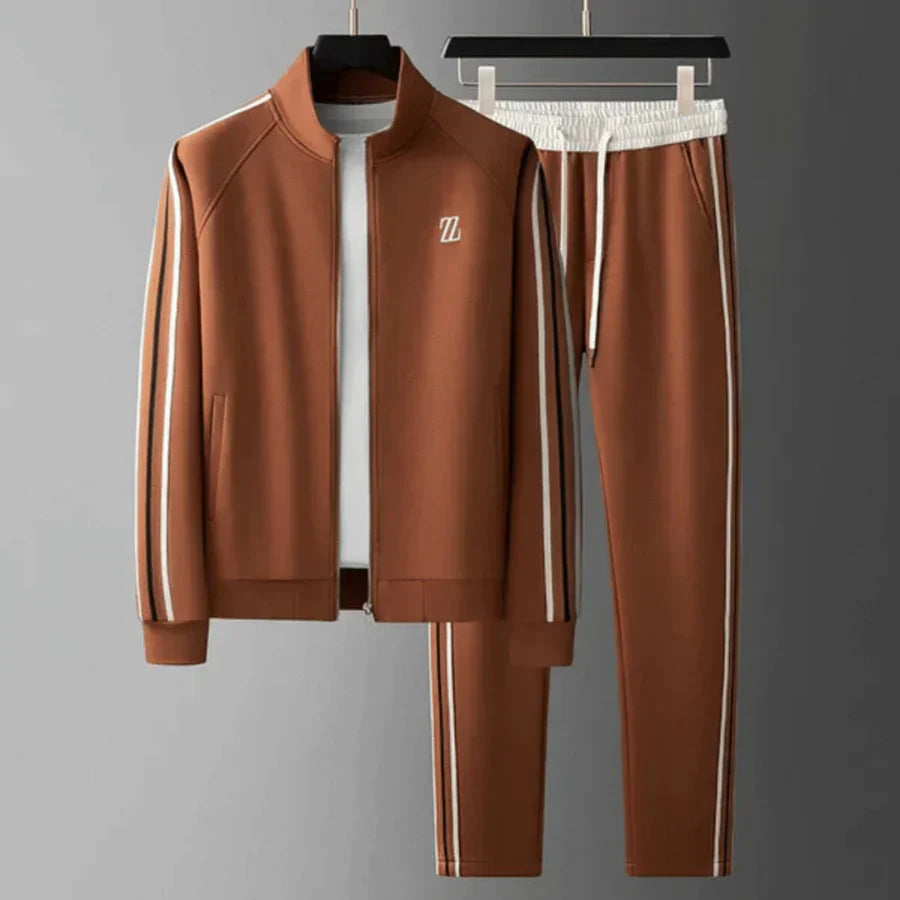 New men's comfortable & stylish tracksuit set, versatile two-piece for activewear, loungewear, or casual fashion.