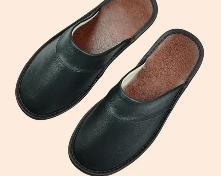 Men's cozy Lucas leather slippers, offering ultimate comfort for indoor relaxation.