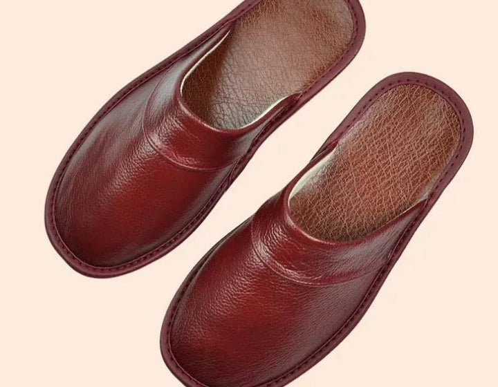 Warm & cozy men's leather indoor slippers, Lucas design, ultimate comfort for home.