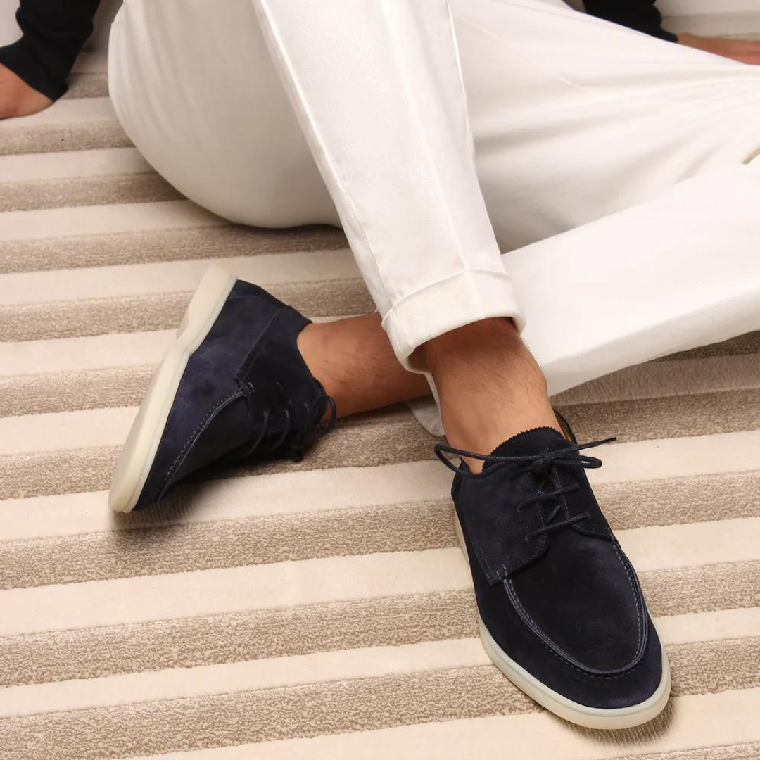 Elegant men's lace-up leather loafers, versatile for formal or smart casual occasions.