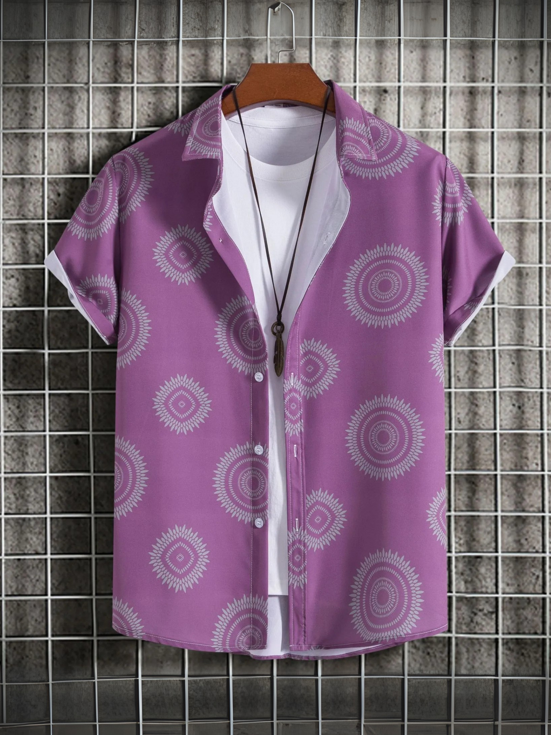 Tropical men's purple Hawaiian shirt with button-up front, short sleeves. Ideal for summer fashion, beach & vacation.