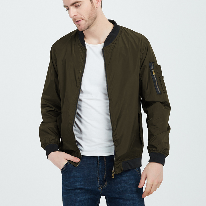 Men's versatile bomber jacket, perfect casual outerwear for everyday wear. Modern style with zip pocket.