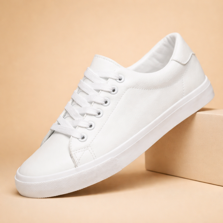 Comfortable men's lace-up low-top casual shoes, ideal for daily wear.