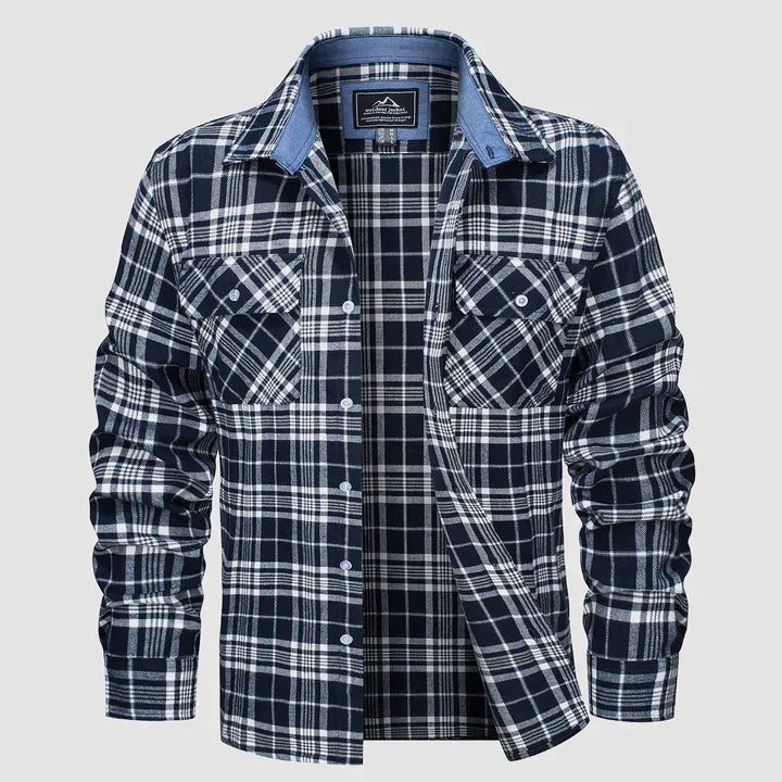 Stylish men's plaid shirt, warm lined with flannel, ideal for casual and cozy wear.
