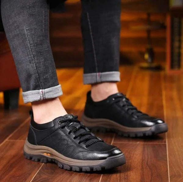 "Men's orthopedic leather shoes, comfortable, waterproof, high-quality cowhide, ergonomic, modern casual style, 400x400."