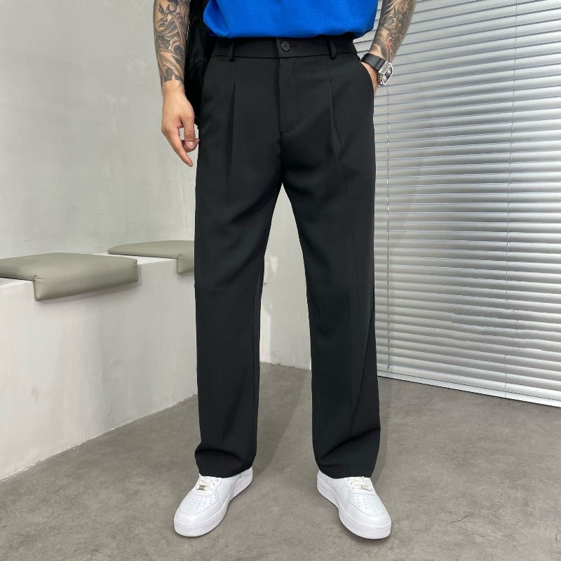 "Men's relaxed linen trousers, versatile fit, light texture, suitable for casual and smart-casual styles, eco-friendly fabric