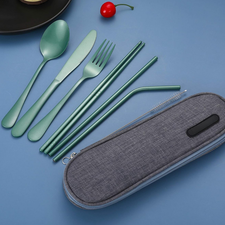 Durable stainless steel portable cutlery for everyday use.