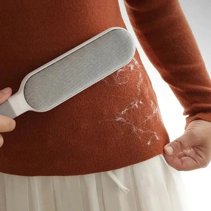 Reusable microfiber dust brush with soft bristles, ideal for cleaning dust, lint, and pet hair from various surfaces efficien