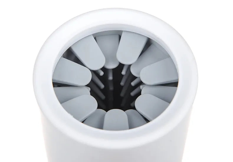 Gentle silicone paw cleaner for pets, featuring soft bristles for thorough cleaning. Portable and eco-friendly design, ideal for dogs and cats' sensitive paws.