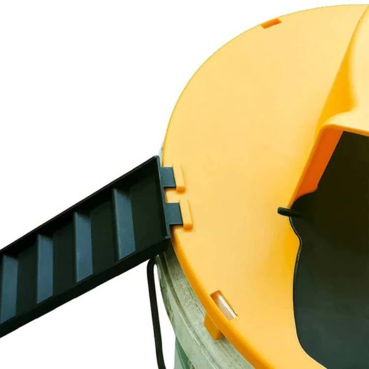 "SmartCatch hands-free mouse trap, automatic reset, child-safe, durable plastic, compact design, rodent control solution."