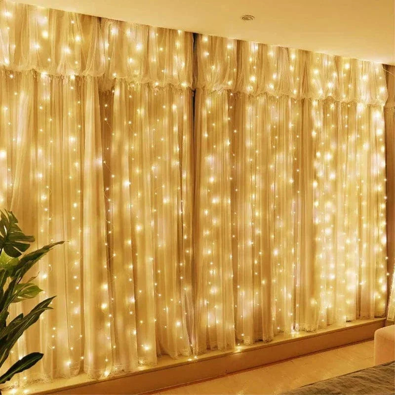 "Solar LED curtain light with copper wire, ideal for events, featuring warm white LEDs and solar power, outdoor use."