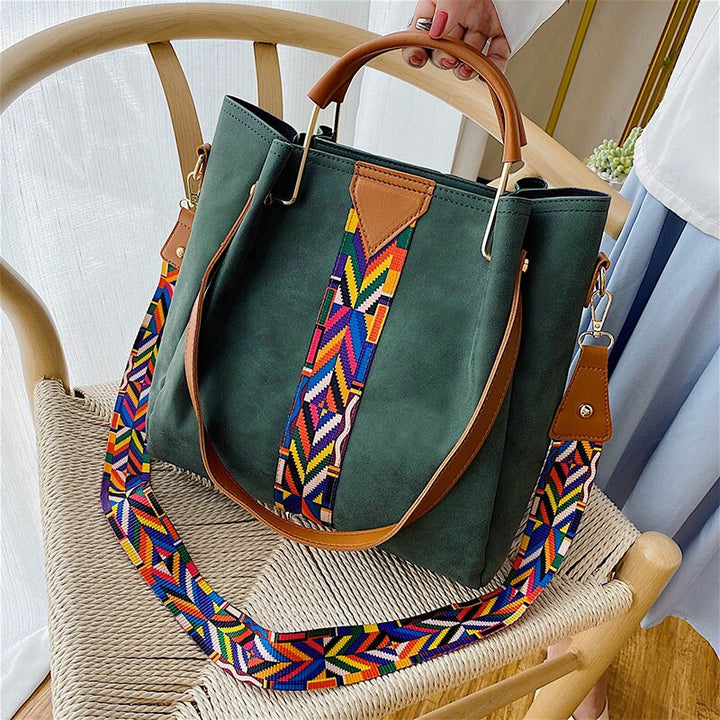 Stylish PU leather tote bag, a spacious everyday carry handbag for women. Fashionable shoulder bag.
