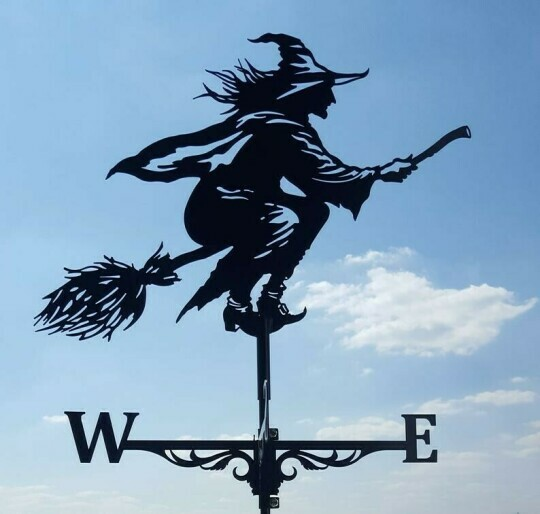 Unique gift: stainless steel weather vane, stylish wind indicator for outdoor garden decor.