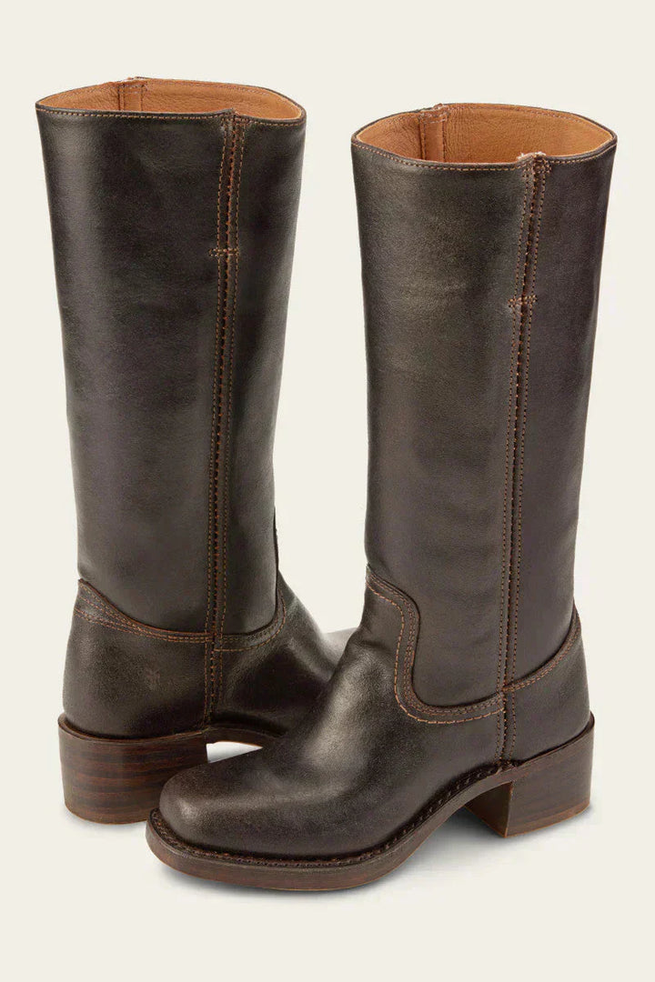 Elegant women's ankle boots, providing comfort and a stylish look for any setting.