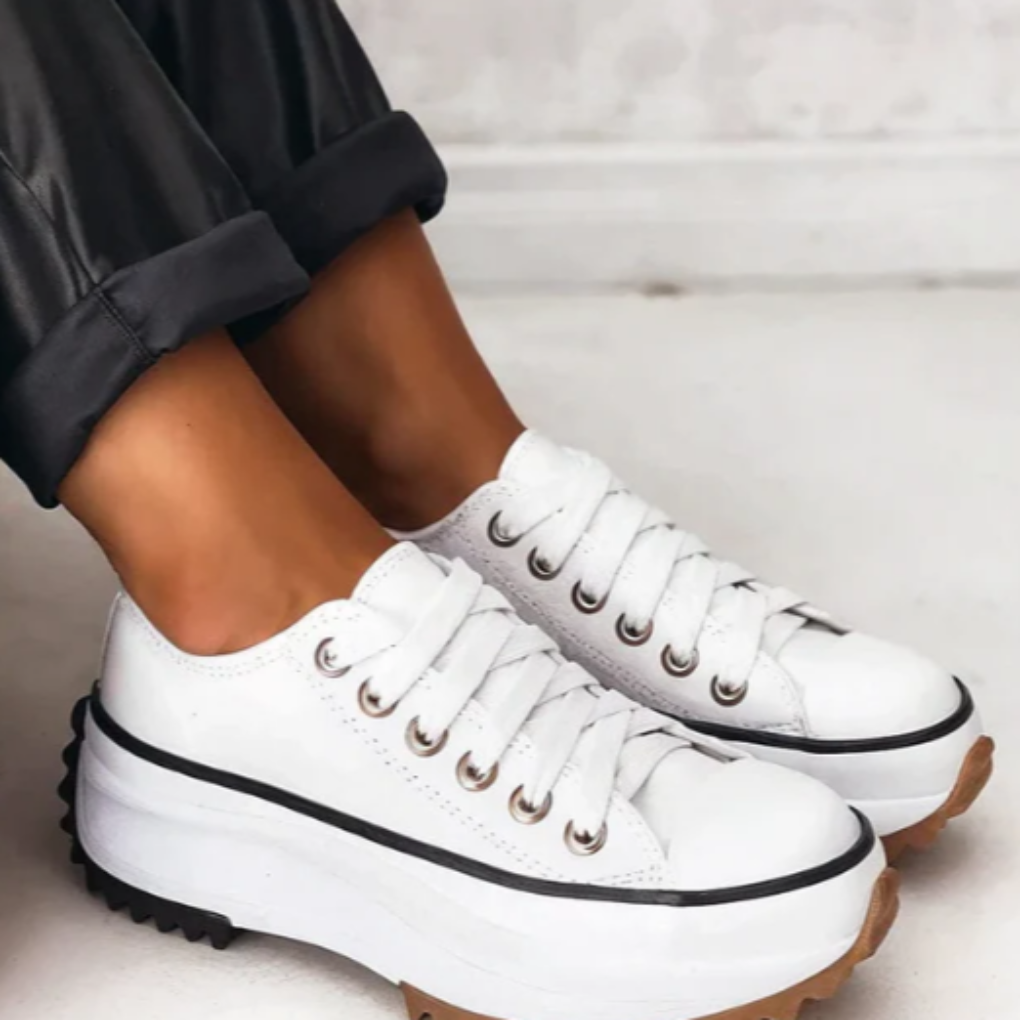 Trendy women's orthopedic platform shoes, offering superior comfort and support for stylish everyday walking.