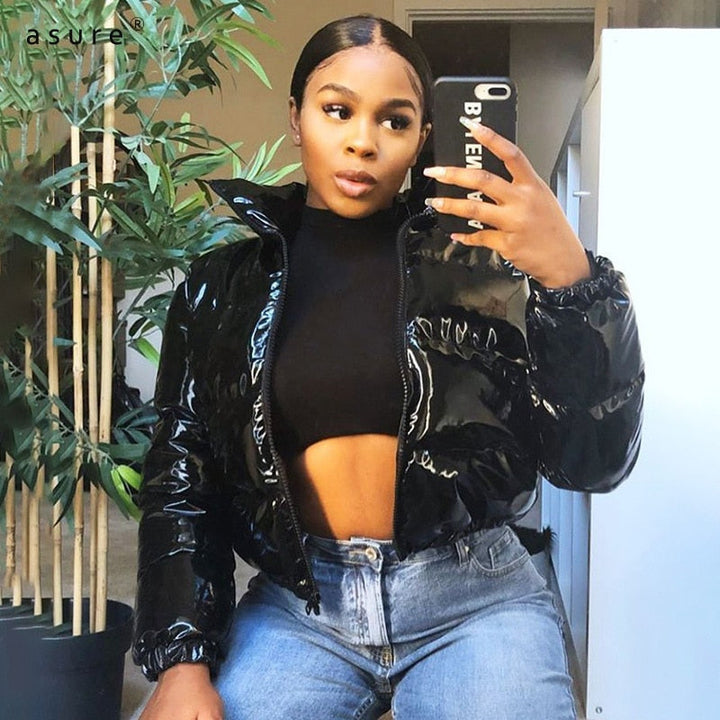 Women's stylish winter jacket, warm puffer bomber for casual fashion.