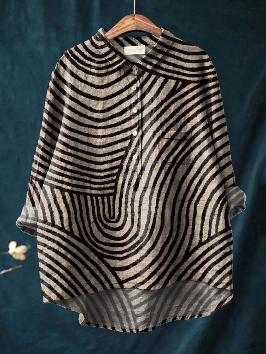 Timeless elegant women's blouse in a classic design, suitable for versatile workwear & casual fashion.
