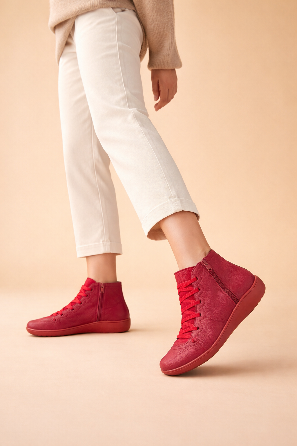 Modern women's ankle boots: trendy design meets orthopedic foot support for healthy, comfortable wear.