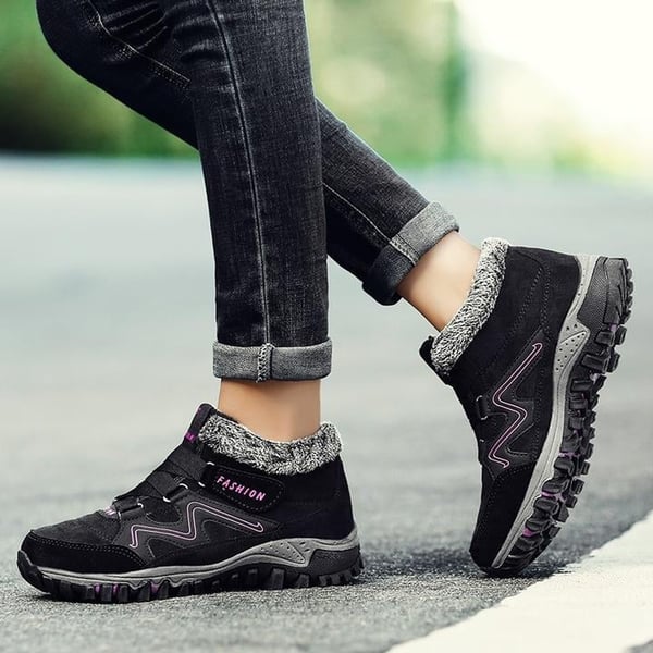 Aspen winter boots for women & men, waterproof, warm, non-slip, offering superior comfort & grip.