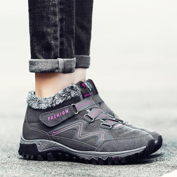 Experience comfort: Aspen winter boots, waterproof, warm, non-slip, ideal for chilly outdoor escapades.