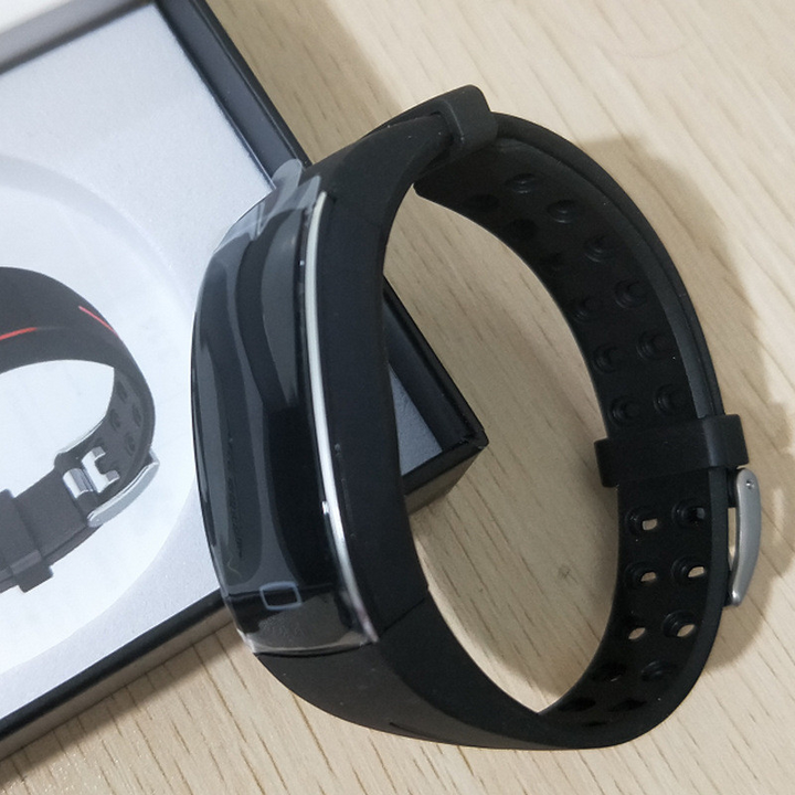 Unisex Blood Pressure Smart Watch with Heart Rate Monitor in black/red. Sleek design, ideal for health tracking and alerts.