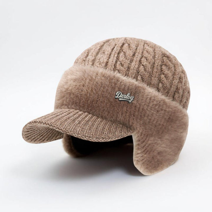Durable outdoor trapper hat, unisex, with insulated ear flaps, ideal for snow & cold.