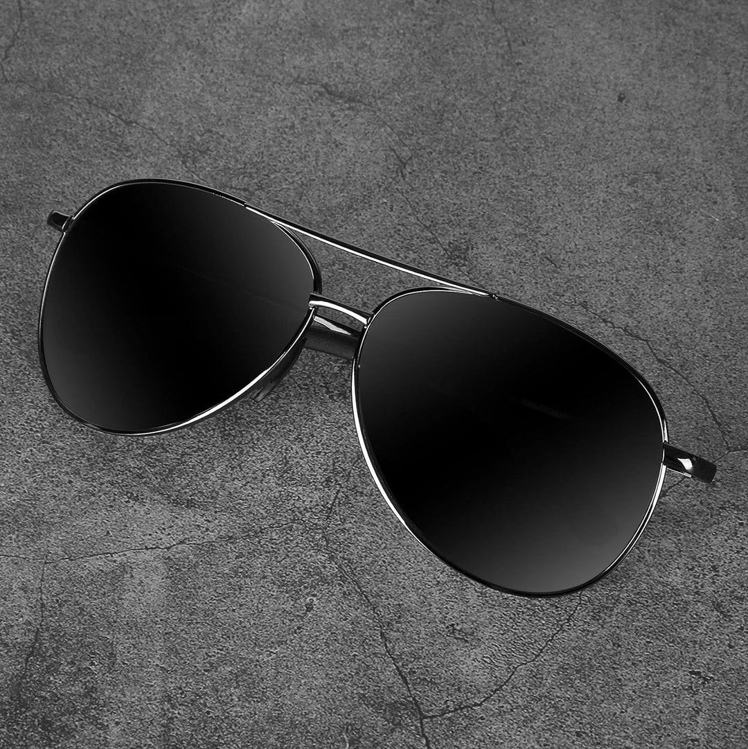 Classic polarized aviator sunglasses, unisex eyewear with UV & glare protection.