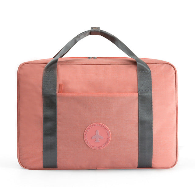 Universal carry-on luggage, compact & portable, ideal as an overhead bag for efficient travel.