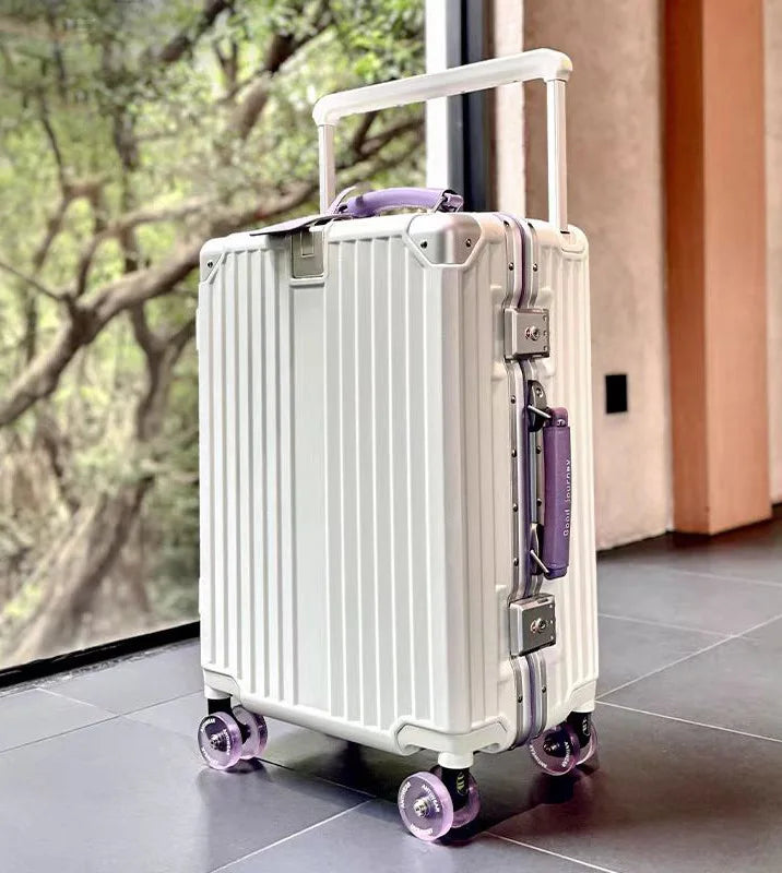 Stylish Valencia Voyager hardshell suitcase, excellent luggage for global journeys & vacations.