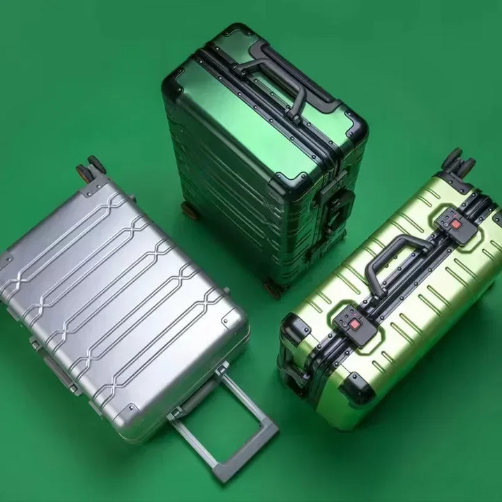 Spacious Vienna Voyager checked luggage. Robust Aluminium-Magnesium hard shell ensures durable, secure travel.