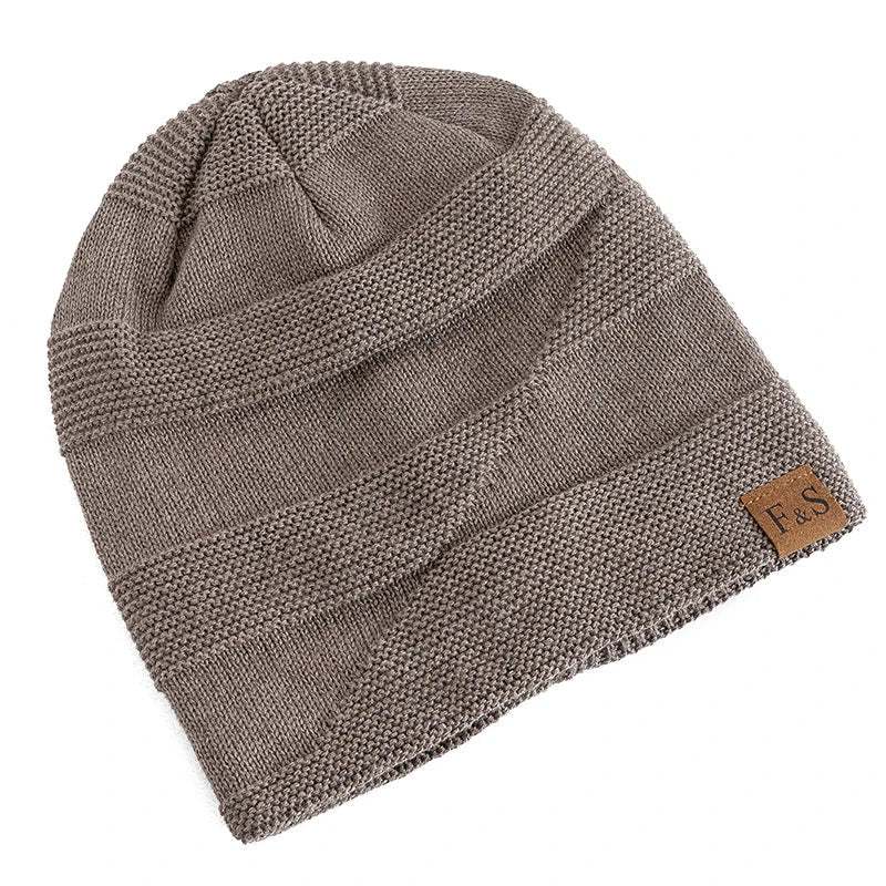 Stylish unisex winter beanie hat, fleece-lined for warmth. Ideal for winter fashion & outdoor activities.