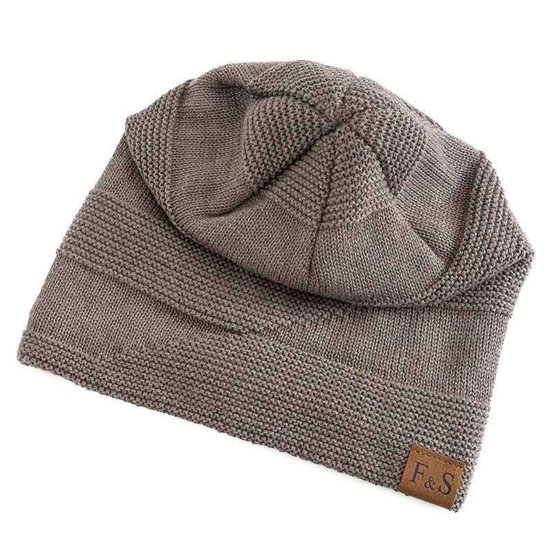 Super warm fleece-lined winter beanie hat, designed for ultimate cold weather protection. Unisex acrylic.