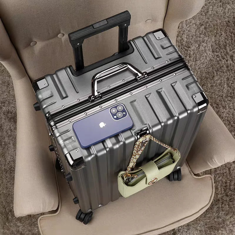 Elegant Vilnius hardside suitcase with a sleek aluminum frame, combining robust design with modern travel.