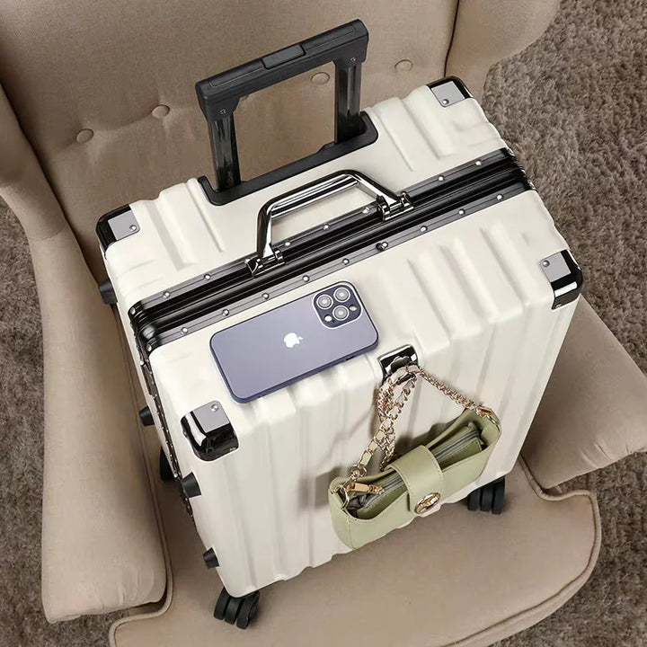 Side view of Vilnius travel bag with robust hardside, 360° spinner wheels, and secure aluminum frame.