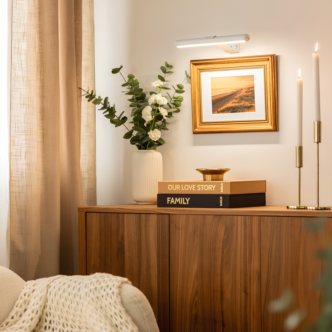 Versatile wireless LED accent light, dimmable for art, shelves, & showcases. Rechargeable.