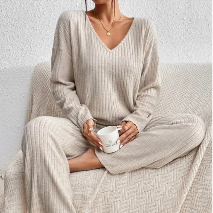Back view of the women's knit 2-piece lounge set. Comfortable matching set, soft knitwear for cozy fashion.