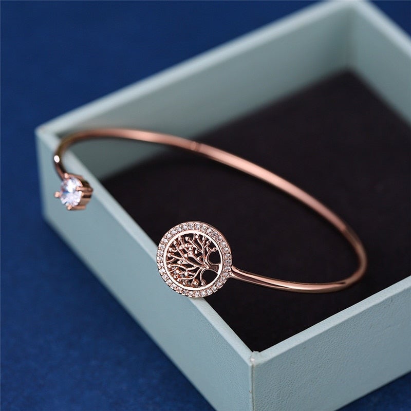 Elegant adjustable Tree of Life bracelet, a beautiful women's accessory. Symbolic jewelry representing growth & connection.