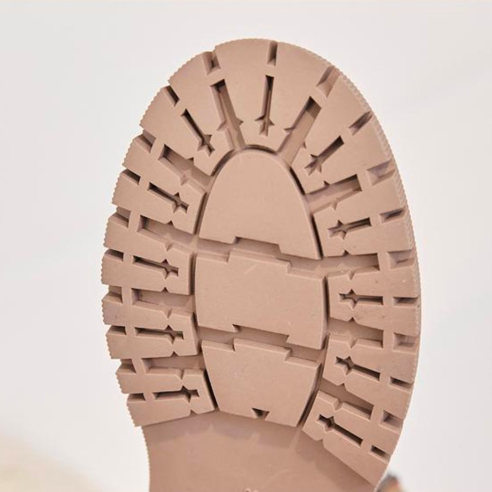 Woman wearing Aria comfortable winter boots, ideal for snow, outdoor activities, and daily warmth.