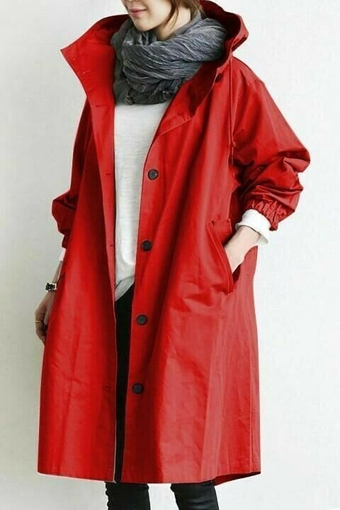 Women's Aurora lightweight windbreaker, a stylish weather-resistant jacket for modern women's fashion.