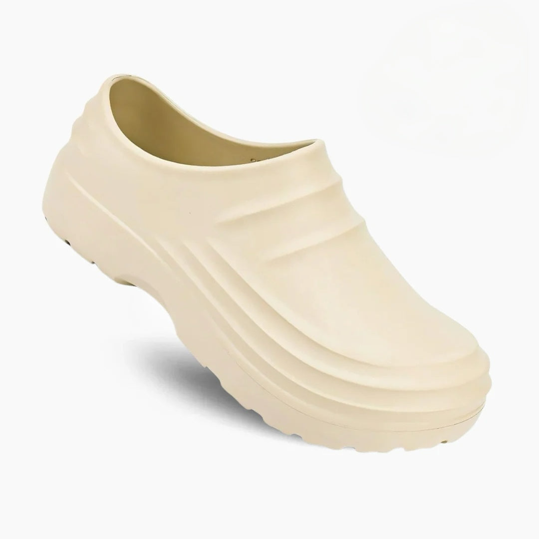 Avero women's flat sandals: comfortable arch support footwear for all-day wear, ideal for summer and casual elegance.