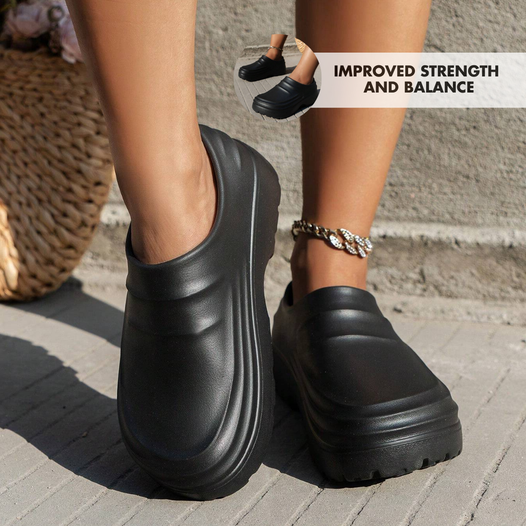 Stylish Avero women's flat sandals with arch support, offering comfortable everyday wear for elegant summer footwear.