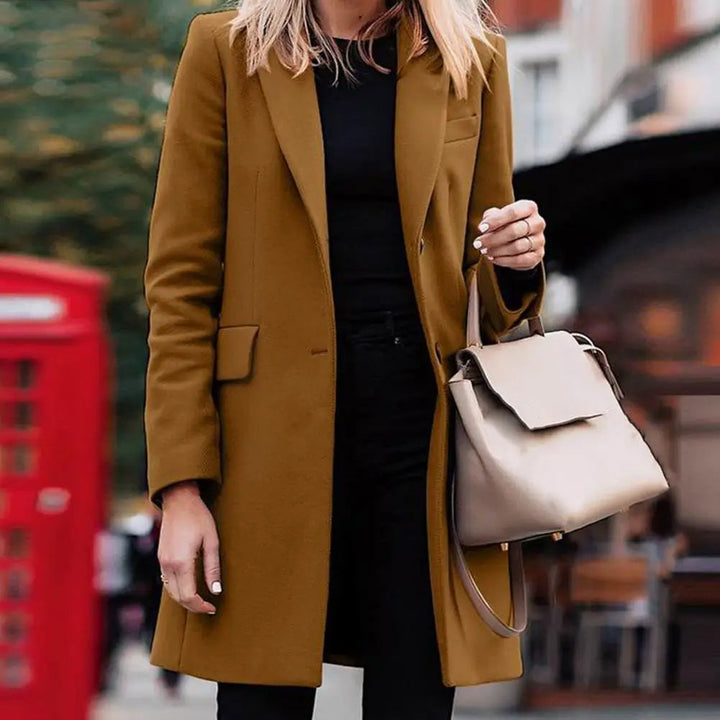 Versatile women's boho chic trench coat, ideal double-breasted jacket for stylish fall & winter outfits.