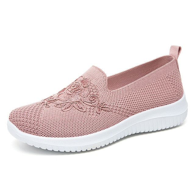 Breathable women's summer sandals, ideal for warm weather, offering cool comfort & style.
