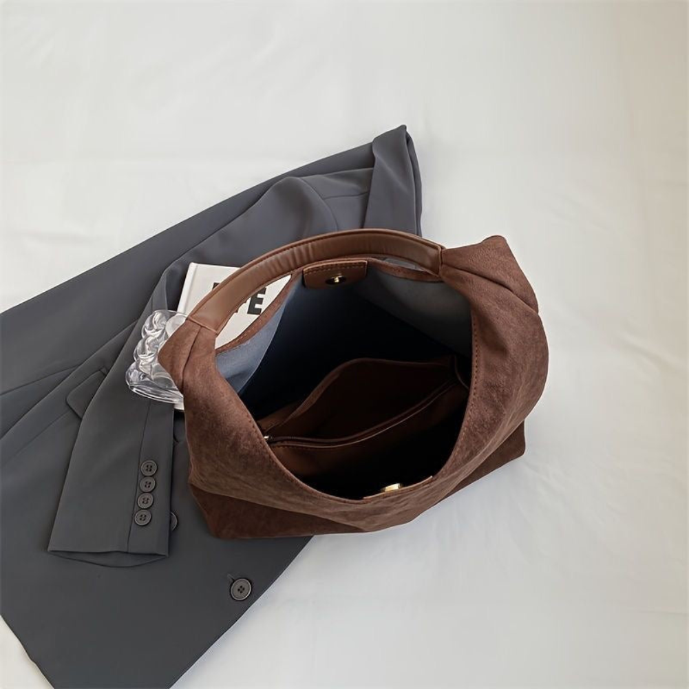 Stylish women's casual shoulder bag, perfect fashion tote for everyday carry, work, or travel use.