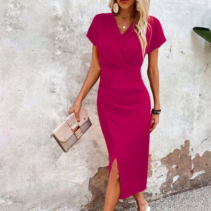Effortless women's mini dress with a v-neck, combining comfort with a chic casual look.