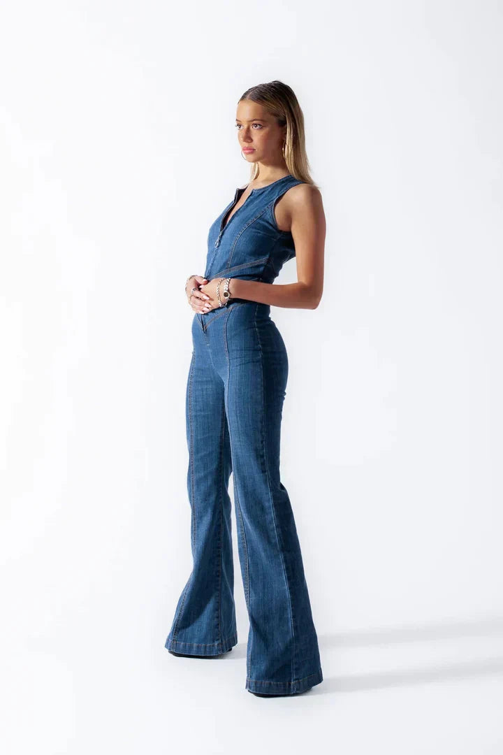 Women's chic jumpsuit, a stylish one-piece with an elegant heart back cutout. Versatile & comfortable fashion.