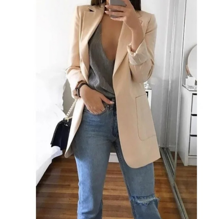Chic women's long blazer, versatile outerwear for modern fashion.
