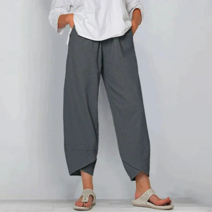 Elegant women's chic summer trousers, lightweight with a beautiful flow for stylish wear.
