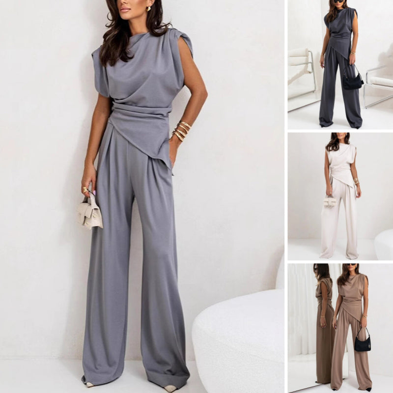 Versatile women's two-piece loungewear set. Chic & comfy matching top and bottom for home or outings.